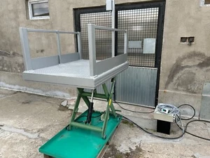 ROLLSTUHLLIFT ROLLSTUHLHEBEBÜHNE FAHRSTUHL HUBLIFT HEBELIFT WHEELCHAIRLIFT LIFT - Bild 1 von 6