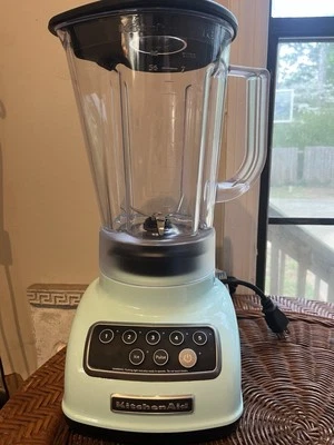 KitchenAid KSB157 Licuadora de Diamantes de 5 Velocidades con Jarra de 60 Oz, Cristal Azul Funciona Foto 1 de 4