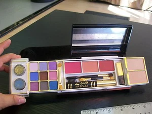 Maquillaje compacto Lico: ojos (sombra de ojos, cepillo de pestañas), mejillas (polvo prensado; rubor) - Imagen 1 de 1