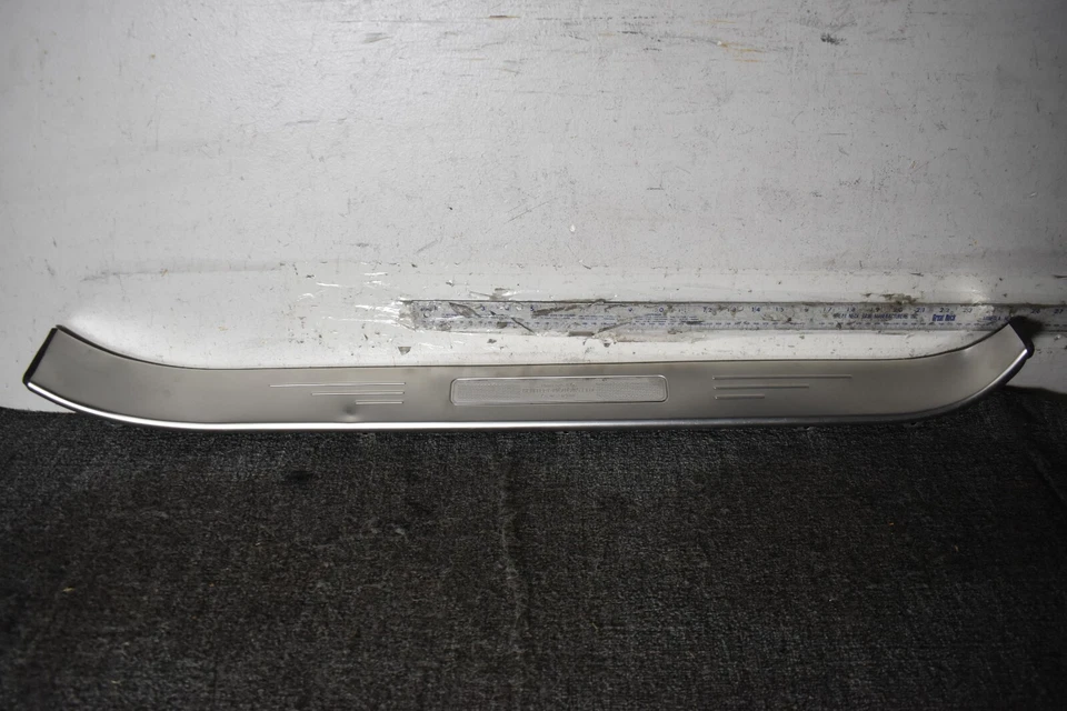 2012-15 Bentley Continental GTC V8S right Scuff step trim kick plate 3W8853538AN - Image 1 of 4