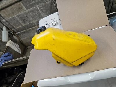 Suzuki RM125 1987 tanque de gasolina Foto 1 de 4