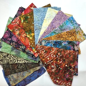 Pacchetto Fat Quarter tessuto batik premium 100% cotone stampe assortite casualmente - Foto 1 di 4