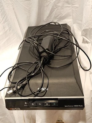 Epson Perfection V600 Photo Scanner TESTED and WORKS! - Image 1 of 4