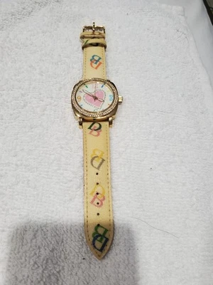 Relógio Dooney & Bourke coração e strass Y2K colorido precisa de nova bateria - Imagem 1 de 4