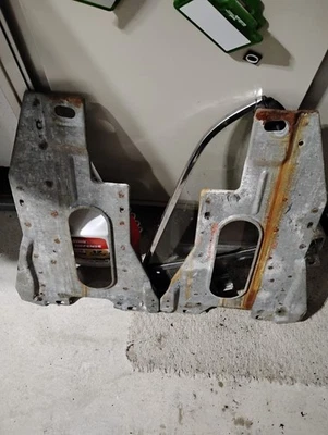 Usado OEM Juego de Cuarto Ventana Regulador Pista 1965-67 Ford Galaxie 500 Con Foto 1 de 4