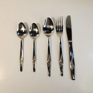Creative Manor Spritely Rose Stainless 5 pc Setting Tableware Japan Original Box - Picture 1 of 5