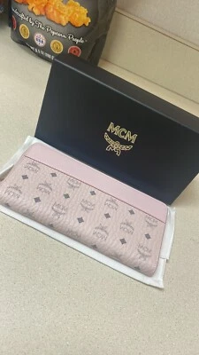 Nuevo MCM Polvo Rosa Visetos Lona Grande Cremallera Alrededor Cartera Bolso sin asas Foto 1 de 4