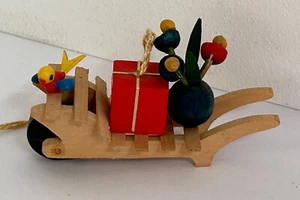 Baumschmuck Anhänger Baumbehang Holz Schubkarren Geschenke Erzgebirge 471/23 - Picture 1 of 4