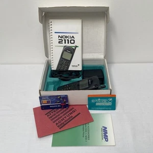 Nokia 2110 mobile phone with box and manuals - Picture 1 of 13