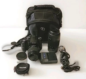 Sony Alpha a100 fotocamera reflex digitale con obiettivi 18-70 mm e 75-300 mm kit in custodia come nuova - Foto 1 di 3
