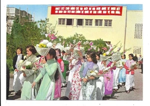 Foto postal a color de Hanoi Vietnam Welcoming Friends Xunhasaba Tung Xuyen - Imagen 1 de 1