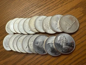 1967 Canadian Silver Dollar Coins 80% $1 - Foto 1 di 1