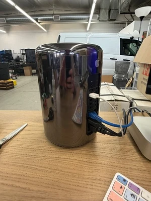 Apple Mac Pro 2013  / Intel Xeon 3.5ghz 6-Core / 64GB ECC /  1TB SSD / ATI D500 - Image 1 of 4