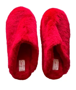 RESORT Fuzzy Red Slippers Size XL(10-11)Cozy-Soft Sole,Non-slip Floor/Christmas - Picture 1 of 9