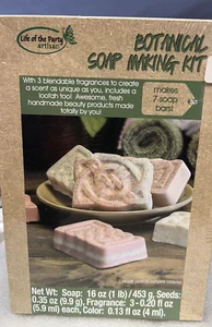 Botanical Soap Making Kit 57035 CELTIC DESIGN MAKES 7 BARS 3 FRAG MOLD LOOFAH NW - Picture 1 of 15