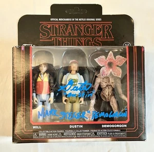 Funko Stranger Things Autographed Dustin & Demogorgon Figure Matarazzo Steger - Picture 1 of 7