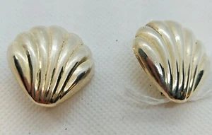 Vintage sterling silver padded clip earrings Shell shaped - Picture 1 of 6