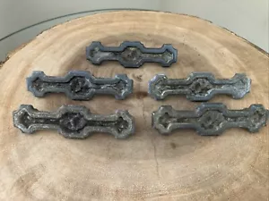 VINTAGE LOT OF 5 GOTHIC BRASS DRAWER PULLS HANDLES 3" centers - Picture 1 of 7