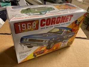 MPC 1/25 Scale 1968 Dodge Coronet w/Trailer Plastic Model Kit MPC975 - Picture 1 of 1