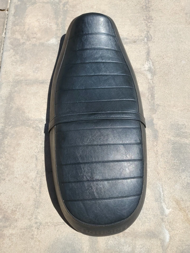 Triumph Bonneville T100 SE 1996-2009 asiento genuino OEM 2302416 Foto 1 de 4