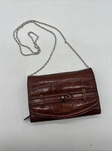 Cartera Bandolera BRIGHTON Vintage Cuero Marrón Cocodrilo Repujado Correa Cadena Plateada - Imagen 1 de 14