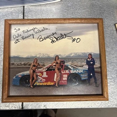 Fotografía firmada por NASCAR 1970 con Play Girls Foto 1 de 3