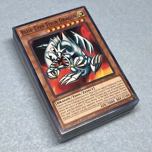 Yugioh Maximillion Pegasus 40 Karten Duellant Königreich Deck blau Augen Toon Drache Neuwertig - Bild 1 von 5