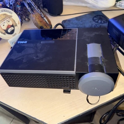 Dell 1510X Projector 3500 Lumens Full HD 1080p HDMI LAN (No Remote) - Image 1 of 4