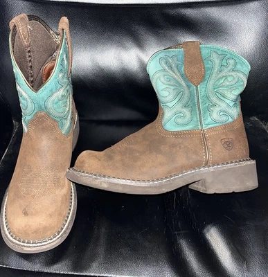 ARIAT GIRLS' Heritage 西部靴子 - 圆头棕色绿色青少年尺寸 6B — 第 1/4 张图片