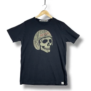 T-shirt grafica teschio ferro e resina casco moto grunge cotone uomo M - Foto 1 di 7
