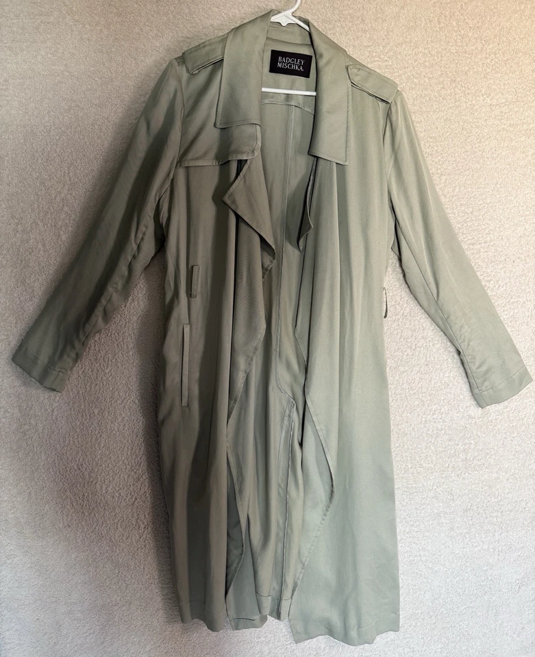 Gabardina para mujer Badgley Mischka talla grande Foto 1 de 4