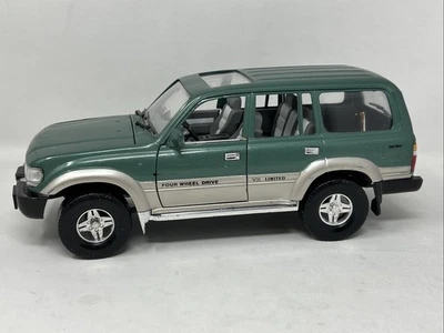 Toyota Land Cruiser 1992 1:18 - verde - FJ80 - 1/18 Foto 1 de 4