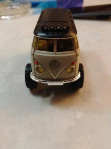 Jacked Up 4x4 Off Road Volkswagen Van Bus Ornament VW Samba Kombi Split Window - Picture 1 of 6
