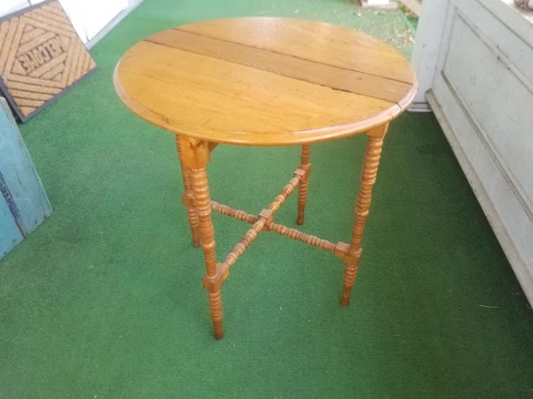 Antique Round Fold Up Drop leaf Turned leg Tea Table stand country primitive Cover