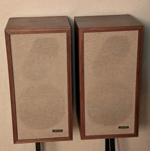 Radio Shack Realistic Optimus 1 Speaker (Set Of 2) Vintage Japan 8OHMS wooden - Picture 1 of 3
