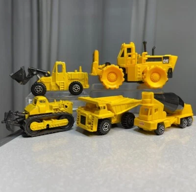 Vintage 1984 Road Champs Hot Wheels Construction Vehicles LOT Dump Truck Mixer + - Image 1 of 4