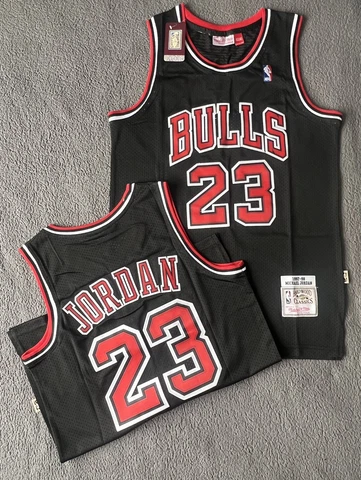 Michael Jordan #23 Jersey Men’s Black Chicago Bulls Classic NWT Cover
