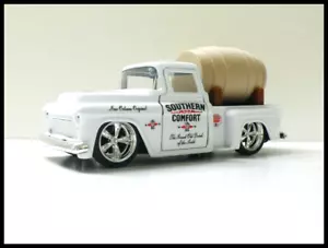 1953 Chevy Sidestep Southern Comfort + Barrel Custom Graphics Diecast Ute 1/32 - Bild 1 von 8