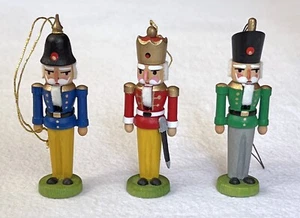 Seiffen, 3 Mini Nussknacker, orginal Erzgebirge, ca. 8cm, sehr gut erhalten - Bild 1 von 3