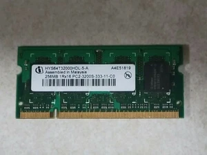 GENUINE INFINEON LAPTOP MEMORY RAM STICK 256MB 1RX16 PC2-3200 HYS64T32000HDL-5-A - Picture 1 of 2
