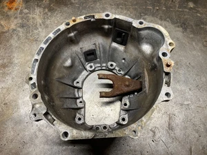 01 Toyota Tacoma 2.4 2RZ bellhousing 2wd - Picture 1 of 7