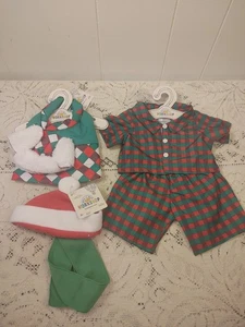 Build-A-Bear 2 Christmas Outfits PLUS a 'Bonus' Christmas Themed Item! NWT - Picture 1 of 8