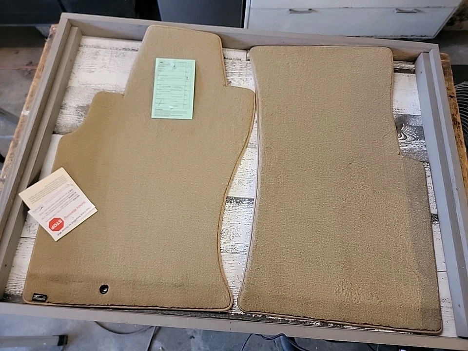 1996-2004 Nissan Pathfinder QX4 Infiniti Floor Mat SET OEM Light Tan NEW NOS - Image 1 of 4