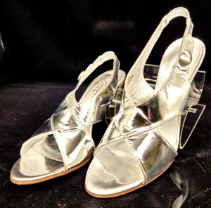 Kenneth Cole 'Do the Shuffle' Silber Lackleder Open-Toe Slingpumps 9 M 40EU - Bild 1 von 10