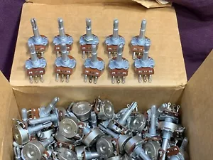 10 MALLORY 8k kOhm Audio Log Potentiometers USA 1970 NOS Guitar Tube Amp Pot - Picture 1 of 6