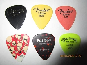 Assorted Lot of 6 Vintage Guitar Picks - Fender, Gibson, Martin, & More! #1639 - Picture 1 of 3