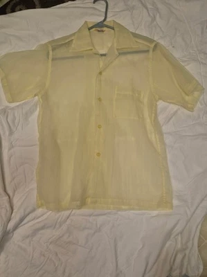 1950s Lemon Yellow Loop Collar Puckered Nylon Men's Small Short Sleeve Shirt VTG - Image 1 of 2