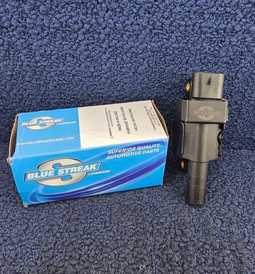 Bobina de encendido estándar UF414 Blue Streak para Chevrolet Express 1500 2008-2014 Foto 1 de 4
