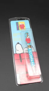 Neu im Karton Peanuts ~ Snoopy / Flying Ace Emaille Stift schwarze Tinte nachfüllbar - Bild 1 von 6