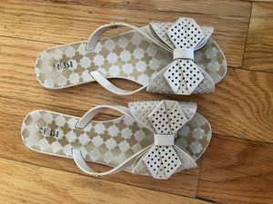 melissa odabash flip flops